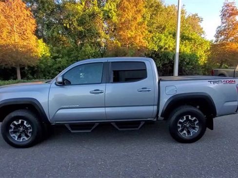 Used 2021 Toyota Tacoma TRD Off-Road image 5