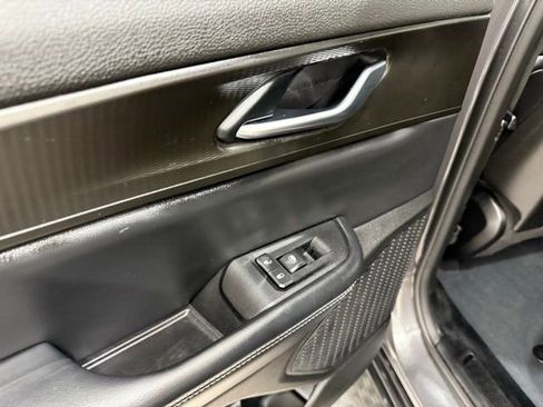 Used 2023 Jeep Grand Cherokee Altitude image 18