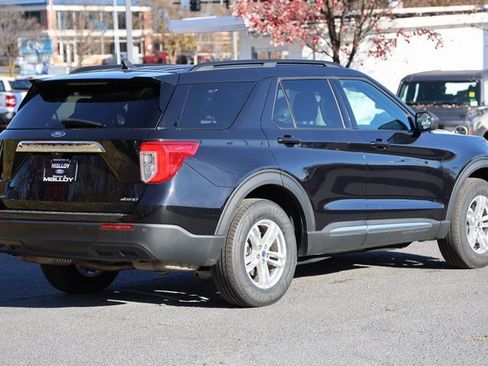 Certified 2022 Ford Explorer XLT image 4
