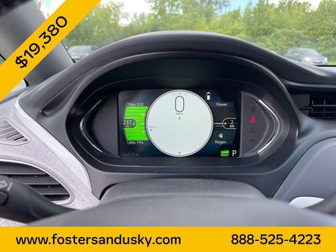 Used 2021 Chevrolet Bolt Premier w/ Infotainment Package FWD image 9