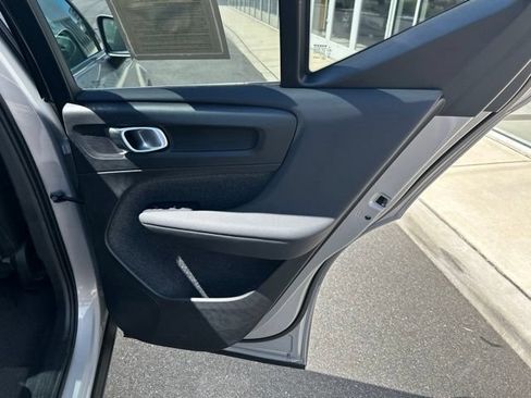 Certified 2025 Volvo XC40 B5 Plus AWD/4WD image 12
