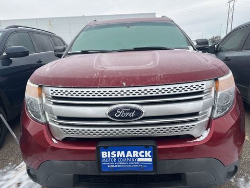 Used 2013 Ford Explorer XLT image 2