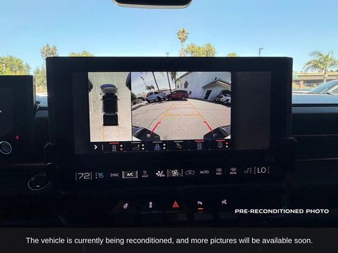 Used 2025 GMC Hummer EV 2X AWD/4WD image 17