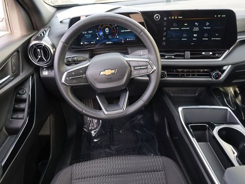 Used 2025 Chevrolet Equinox LT AWD/4WD image 20