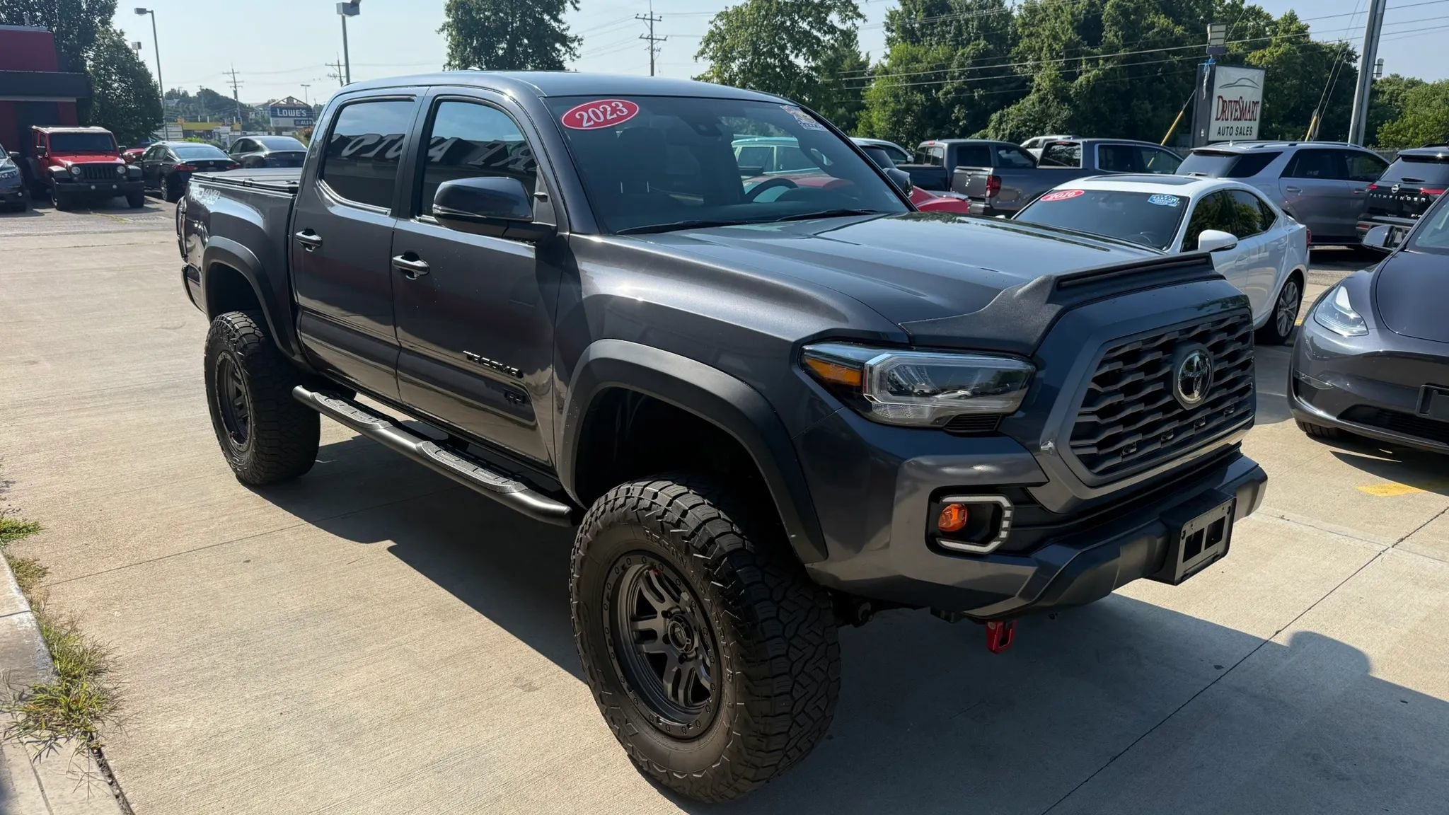 Used 2023 Toyota Tacoma TRD Off-Road AWD/4WD image 2