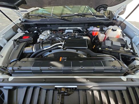 Used 2025 Chevrolet Silverado 2500 LT w/ Convenience Package image 31