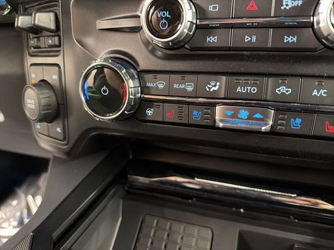 New 2026 Ford F350 Lariat w/ Black Appearance Package AWD/4WD image 14