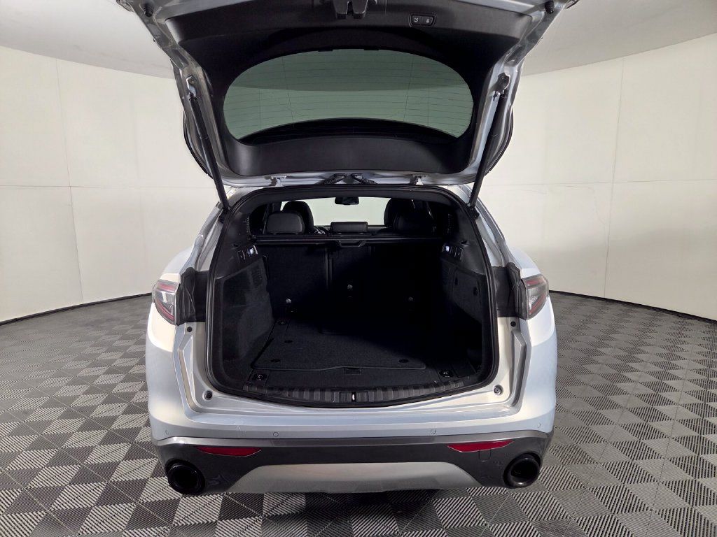 Used 2024 Alfa Romeo Stelvio Ti AWD/4WD image 26