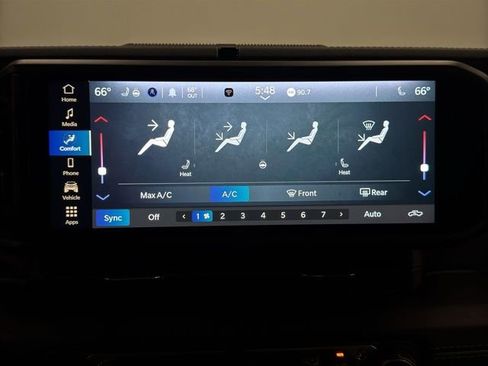 Used 2025 Jeep Gladiator Rubicon w/ Convenience Group AWD/4WD image 29