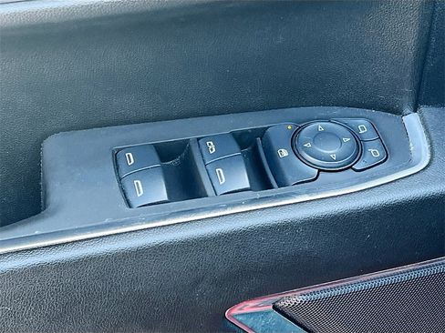 Used 2025 Chevrolet Silverado 1500 LT image 18