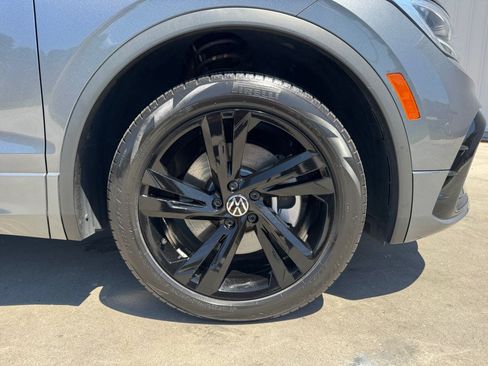 Certified 2023 Volkswagen Tiguan SE R-Line FWD image 29