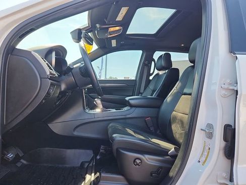 Used 2019 Jeep Grand Cherokee Altitude AWD/4WD image 13