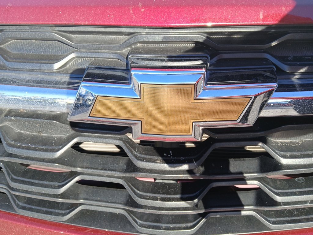 Used 2025 Chevrolet Trax LS w/ LS Convenience Package FWD image 2