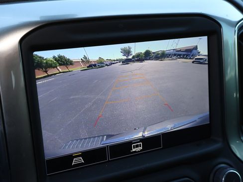 Used 2022 Chevrolet Silverado 1500 LT Trail Boss w/ LT Trail Boss Premium Package AWD/4WD image 5