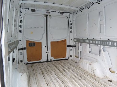 Used 2016 Mercedes-Benz Sprinter 2500 image 26