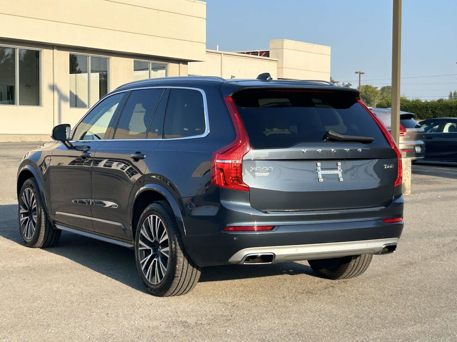 Used 2020 Volvo XC90 T6 Momentum w/ Protection Package Premier AWD/4WD image 5