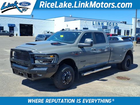 Used 2026 RAM 3500 Laramie w/ Night Edition AWD/4WD image 1