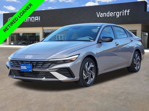 New 2025 Hyundai Elantra SEL image 2