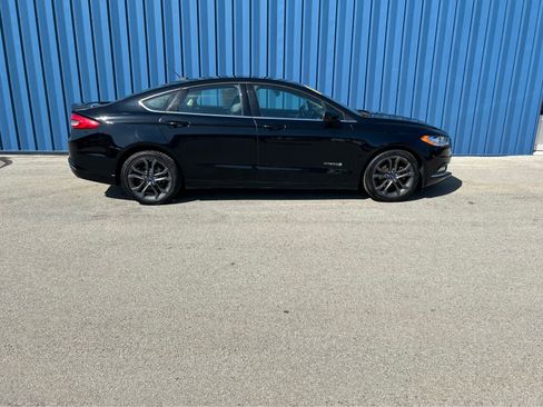 Used 2018 Ford Fusion SE w/ Equipment Group 601A image 16