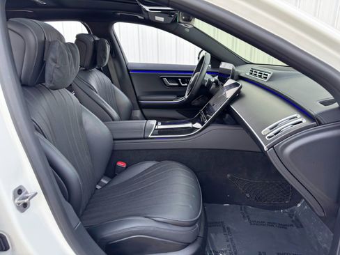 Used 2023 Mercedes-Benz S 500 4MATIC w/ AMG Line image 16