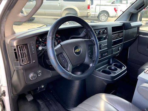 Used 2022 Chevrolet Express 2500 w/ Driver Convenience Package image 14