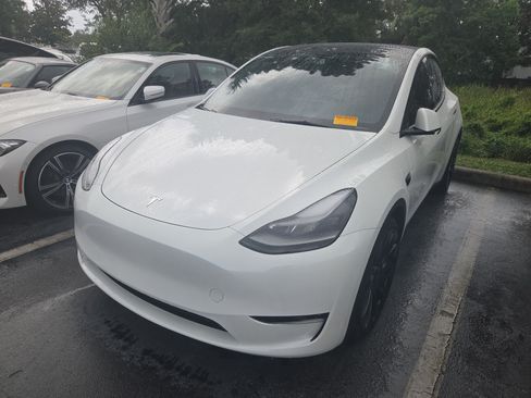 Used 2023 Tesla Model Y Performance AWD/4WD image 3