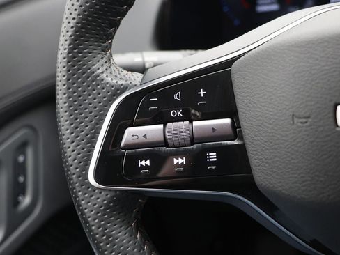 Used 2024 Nissan Ariya AWD image 20