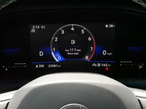 Certified 2023 Volkswagen Taos SE w/ Panoramic Sunroof Package AWD/4WD image 21