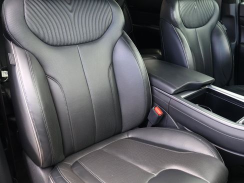 Used 2024 Hyundai Palisade Calligraphy image 18