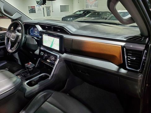 Used 2024 GMC Sierra 1500 Denali w/ Technology Package AWD/4WD image 15