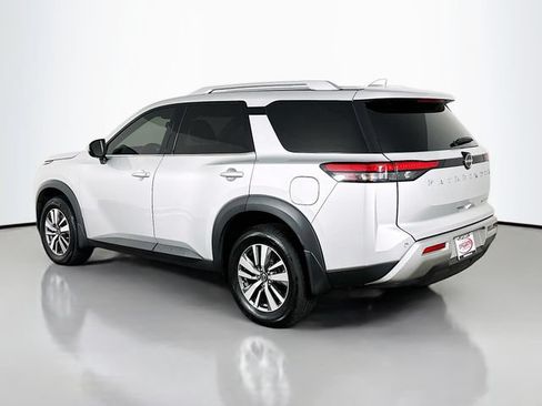 Used 2022 Nissan Pathfinder SL AWD/4WD image 20