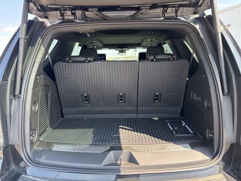 Used 2025 Chevrolet Tahoe Premier AWD/4WD image 8