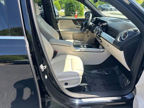 New 2026 Mercedes-Benz GLB 250 image 14