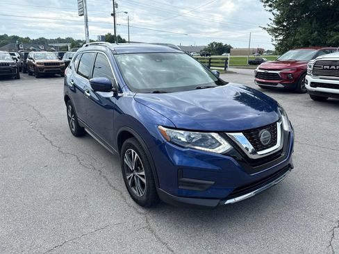 Used 2019 Nissan Rogue SV w/ Premium Package AWD/4WD image 2