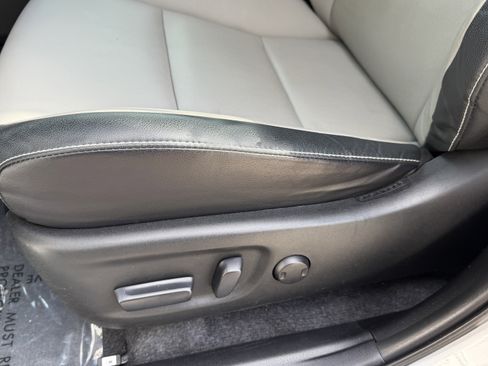 Used 2016 Toyota RAV4 Limited FWD image 17