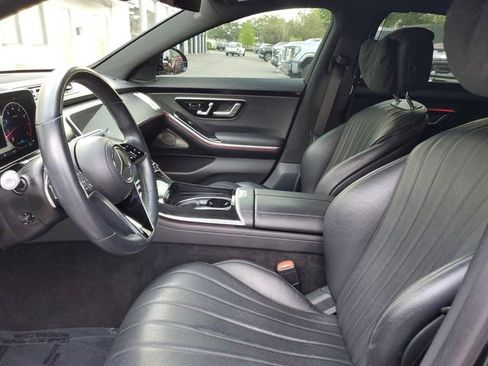 Used 2022 Mercedes-Benz S 500 4MATIC w/ AMG Line Package image 18