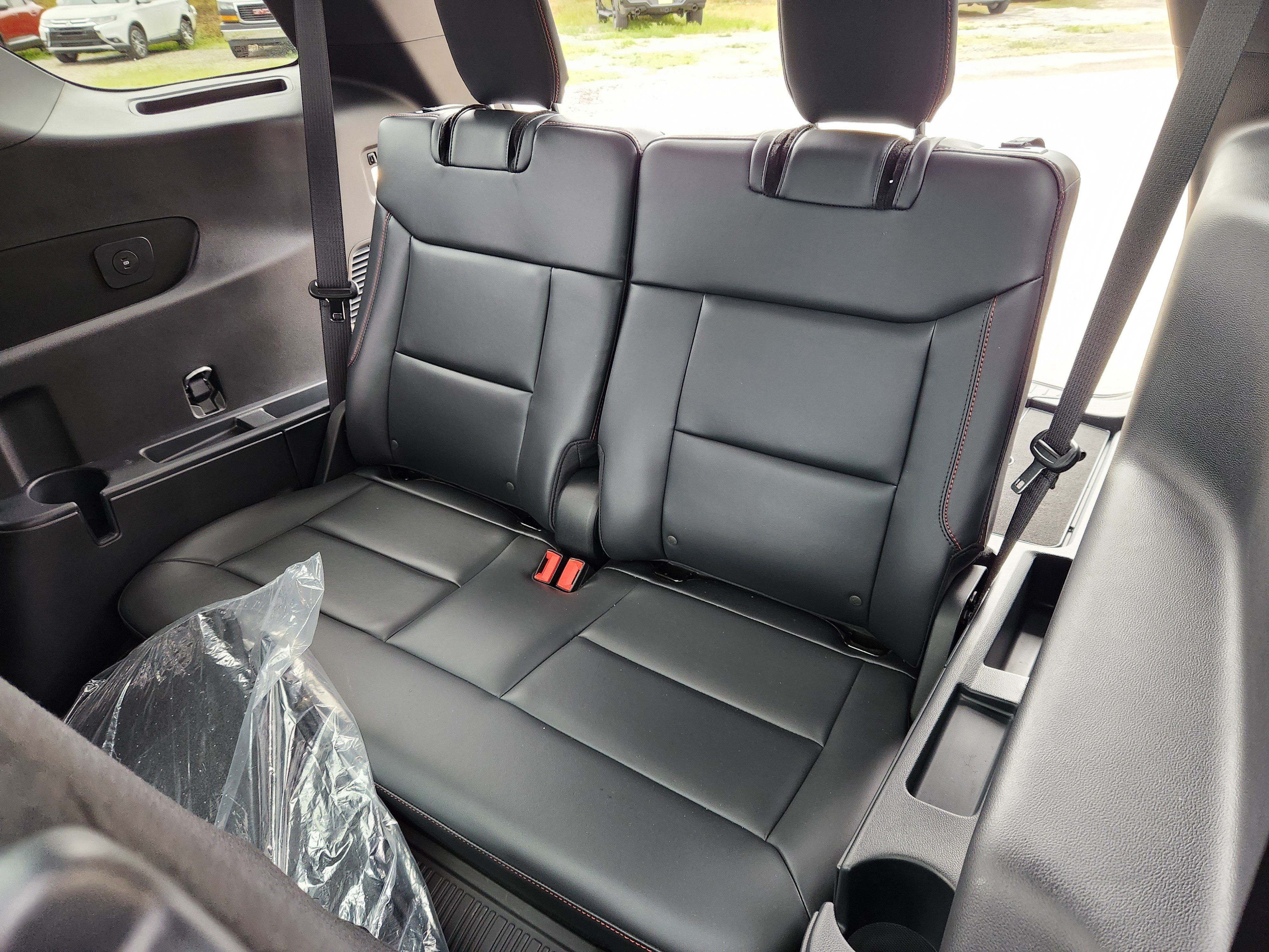 Used 2025 Ford Explorer ST-Line w/ Premium Package AWD/4WD image 40