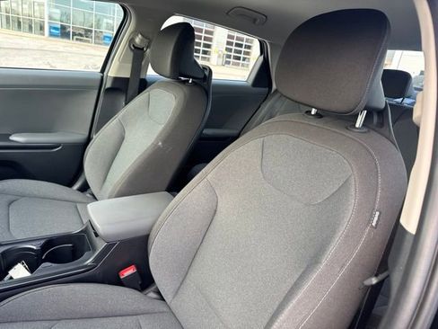 Used 2025 Kia K4 FWD image 21