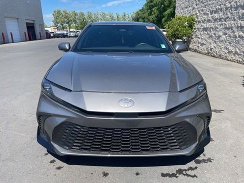 Used 2025 Toyota Camry SE image 2