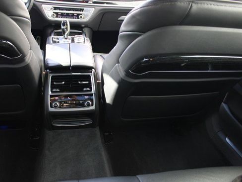 Used 2019 BMW 750i w/ M Sport Package image 74