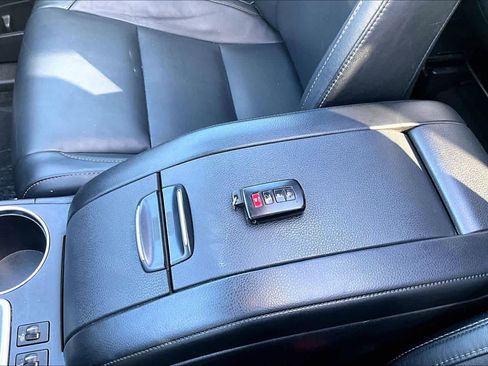 Used 2018 Toyota Highlander XLE w/ Protection Package #3 image 15