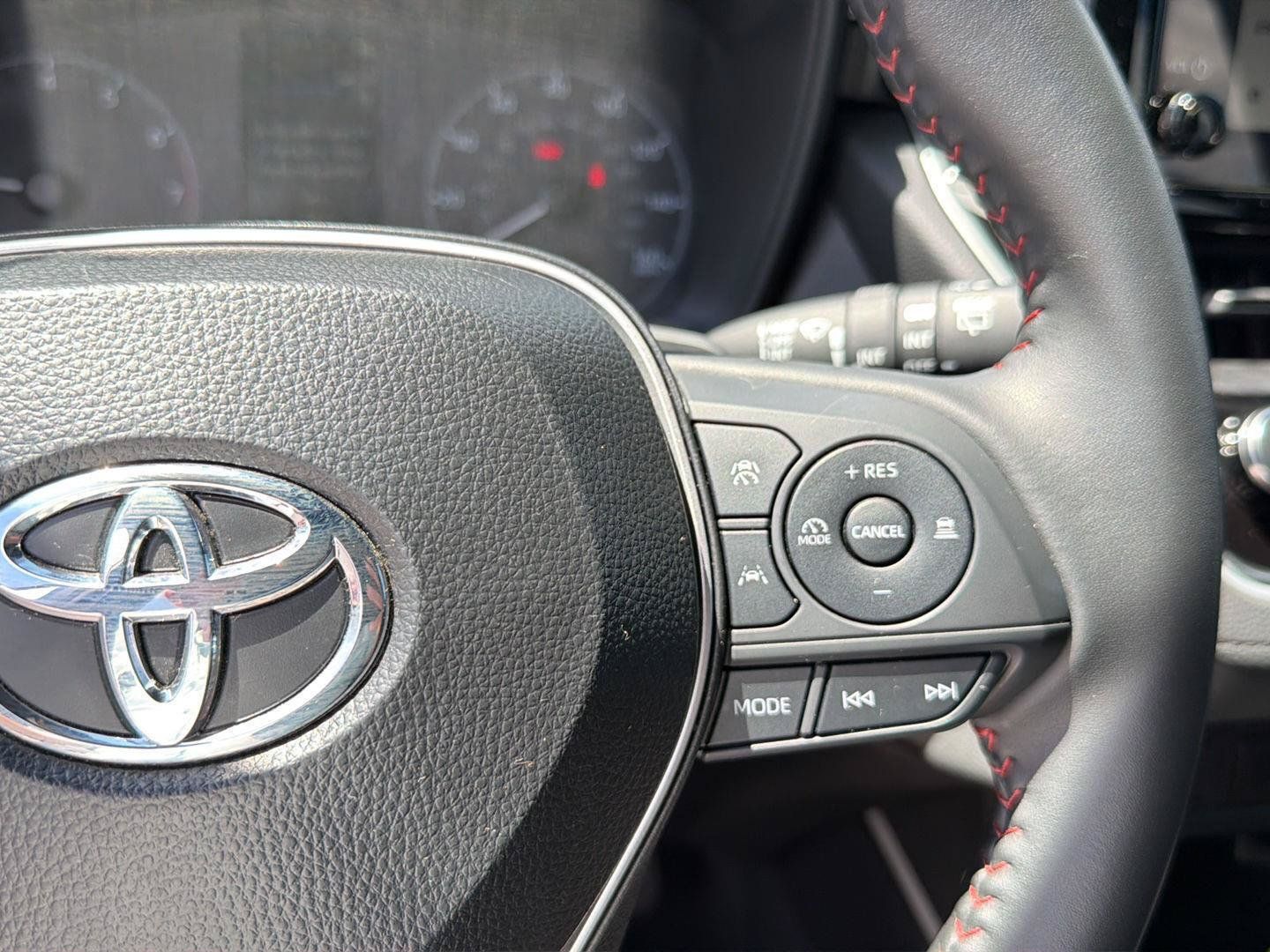 Used 2025 Toyota Corolla Cross AWD Hybrid image 21