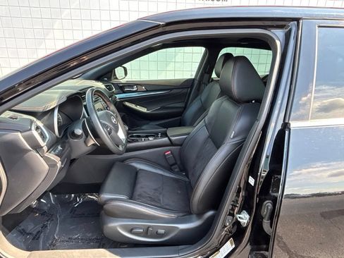 Used 2023 Nissan Maxima SR w/ Sport Mat Group FWD image 4
