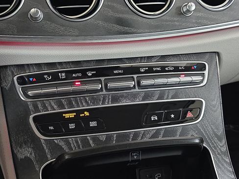 Used 2022 Mercedes-Benz E 350 Sedan image 25