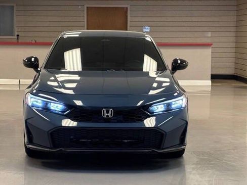 Used 2025 Honda Civic Sport image 4