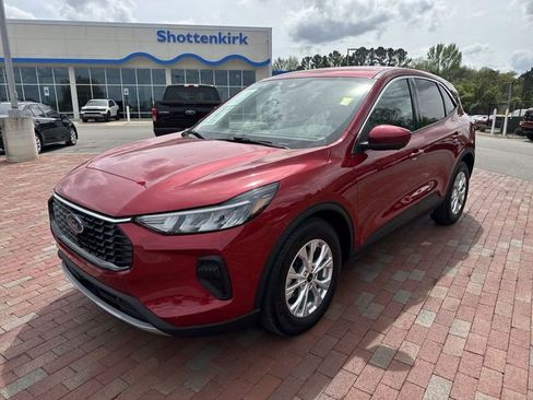 Used 2023 Ford Escape Active w/ Tech Pack #2 image 1