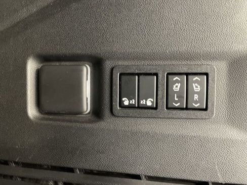 Used 2022 Chevrolet Tahoe LT w/ Luxury Package AWD/4WD image 26