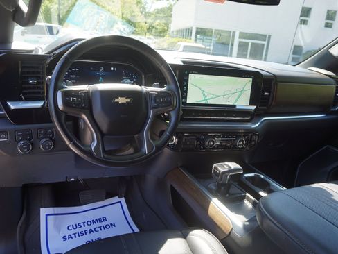 Used 2023 Chevrolet Silverado 1500 High Country AWD/4WD image 15
