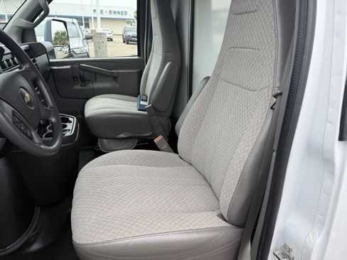 Used 2017 Chevrolet Express 3500 Work Van image 22