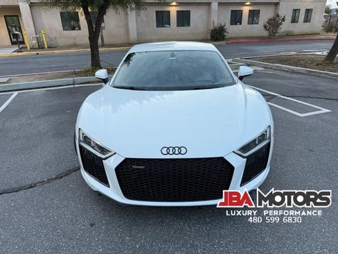 Used 2018 Audi R8 V10 w/ Carbon Exterior Package image 28